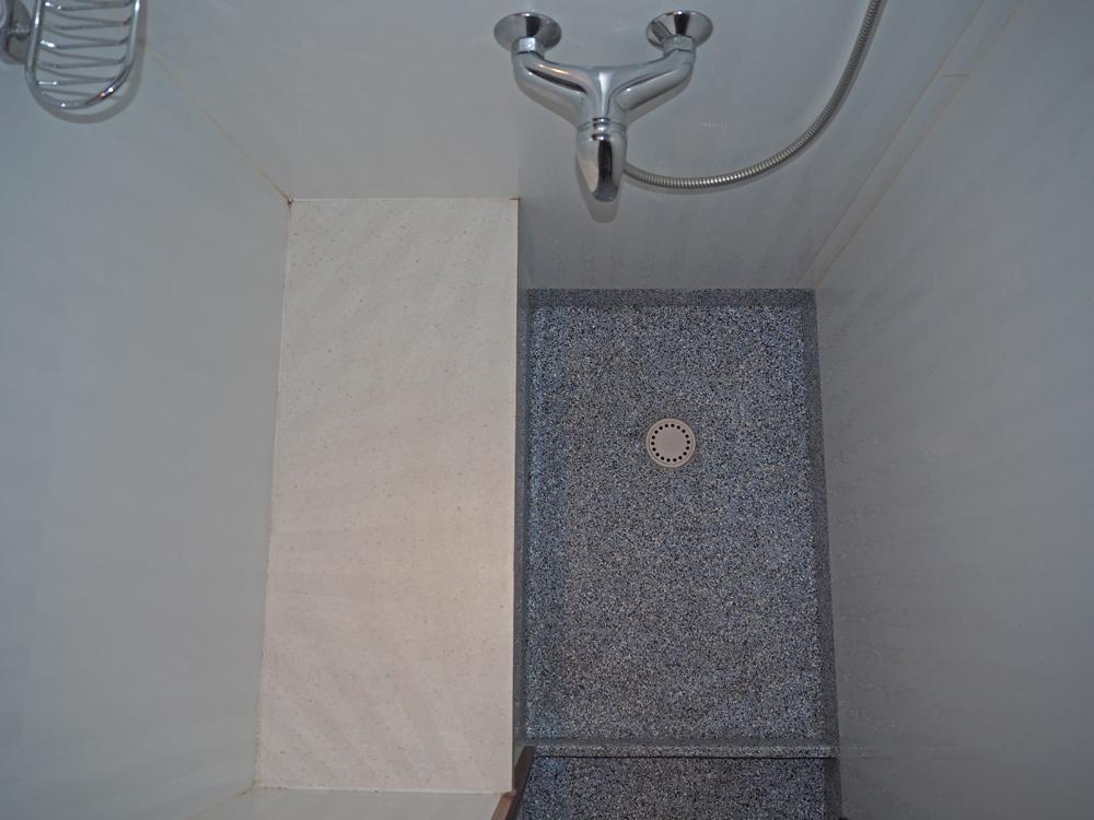 Aft cabin, Accommodation